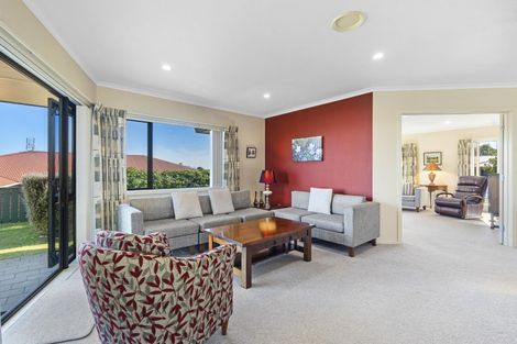 Photo of property in 6 Ash Place, Whalers Gate, New Plymouth, 4310