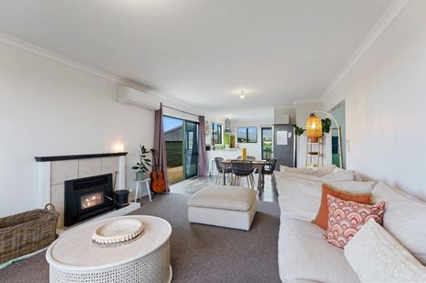 Photo of property in 76 Marine Parade, Otaki Beach, Otaki, 5512