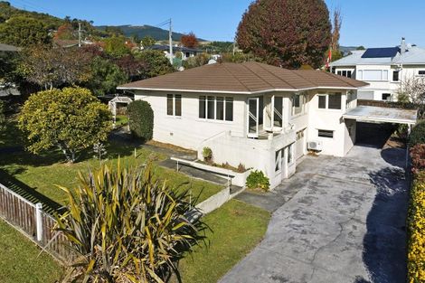 Photo of property in 32 Maitland Avenue, Stoke, Nelson, 7011