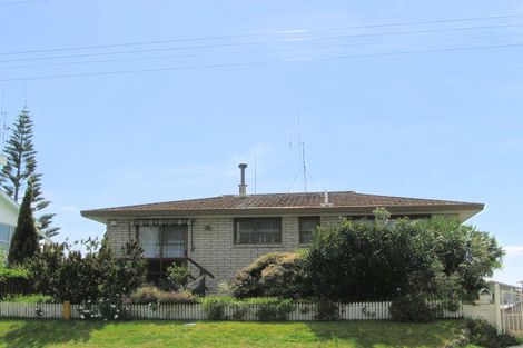 Photo of property in 1221 Papamoa Beach Road, Papamoa Beach, Papamoa, 3118