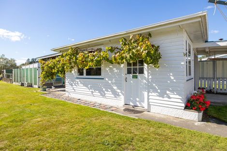 Photo of property in 18 Kent Street, Carterton, 5713