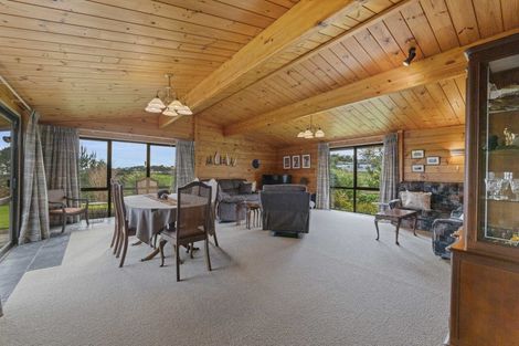 Photo of property in 6 Byron Place, Whalers Gate, New Plymouth, 4310