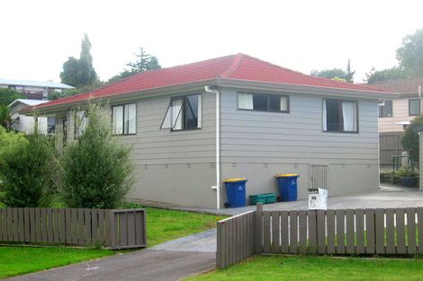 Photo of property in 20 Rehia Road, Massey, Auckland, 0614
