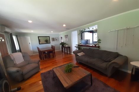 Photo of property in 16 Lancaster Road, Beach Haven, Auckland, 0626