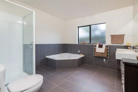 Photo of property in 27 Helvetia Drive, Browns Bay, Auckland, 0630