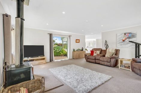 Photo of property in 3 Princess Maria Place, Massey, Auckland, 0614
