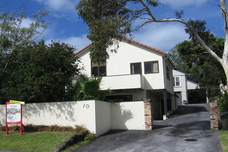 Photo of property in 2/10 William Souter Street, Forrest Hill, Auckland, 0620