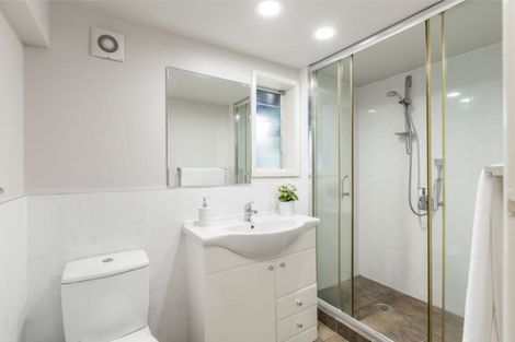 Photo of property in 10 Castleton Street, Birkdale, Auckland, 0626