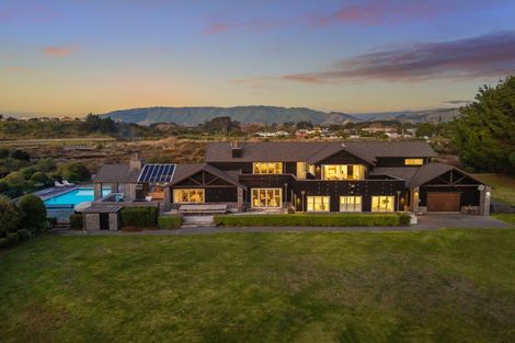 Photo of property in 2 Otaihanga Road, Paraparaumu Beach, Paraparaumu, 5032