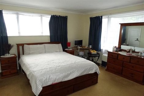 Photo of property in 17 Denver Avenue, Sunnyvale, Auckland, 0612