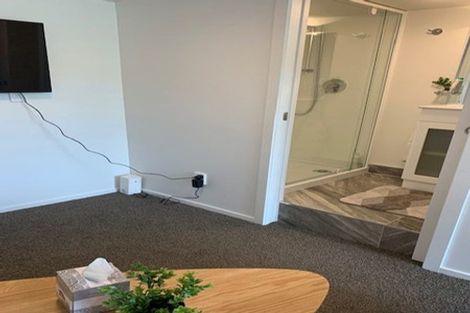 Photo of property in 8 Kopiko Way, Brooklyn, Wellington, 6021