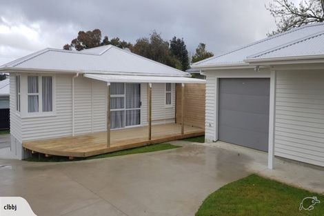 Photo of property in 32 Roberts Road, Te Atatu South, Auckland, 0610