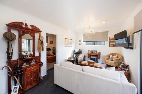 Photo of property in 20 Ngareta Street, Marton, 4710