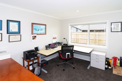 Photo of property in 60 Feist Street, Carterton, 5713