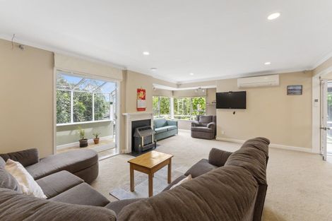 Photo of property in 15b Kakariki Grove, Waikanae, 5036