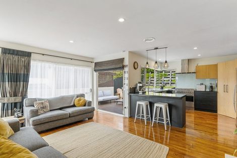 Photo of property in 25 Carnmore Place, Torbay, Auckland, 0630