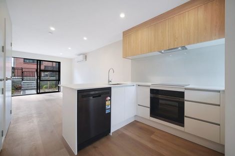 Photo of property in 18 Hoopers Road, Glen Eden, Auckland, 0602