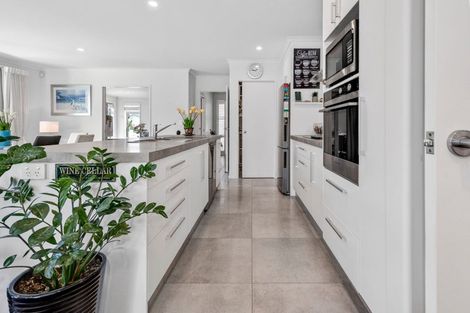 Photo of property in 12 Oceana Drive, Welcome Bay, Tauranga, 3175