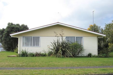Photo of property in 220 Patuwai Drive, Whangamata, 3620