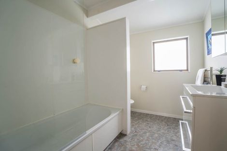 Photo of property in 6/29 Main Road, Tawa, Wellington, 5028