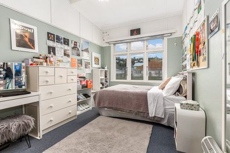 Photo of property in 21 Derwent Street, Island Bay, Wellington, 6023