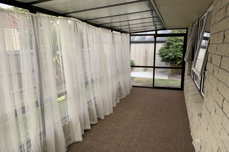 Photo of property in 32 Prestons Road, Redwood, Christchurch, 8051
