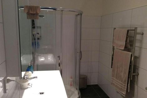 Photo of property in 25u2 Home Street, Mount Victoria, Wellington, 6011