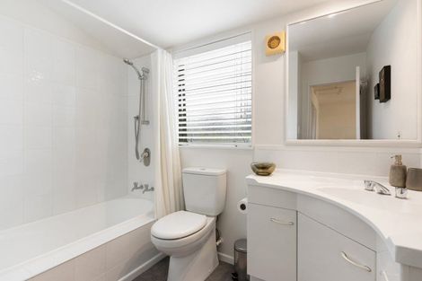 Photo of property in 2/52 Uxbridge Road, Mellons Bay, Auckland, 2014