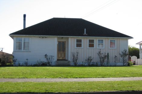 Photo of property in 8 Goldsmith Crescent, Levin, 5510