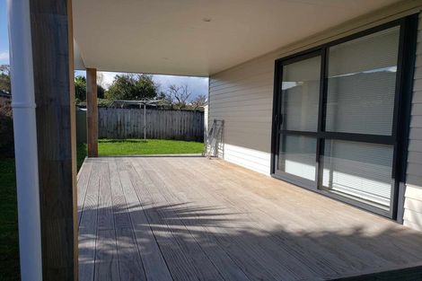 Photo of property in 21 Tairere Crescent, Rosehill, Papakura, 2113