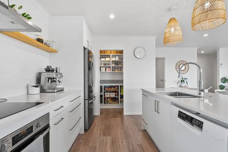 Photo of property in 24 Ferry Road, Waipu, 0510