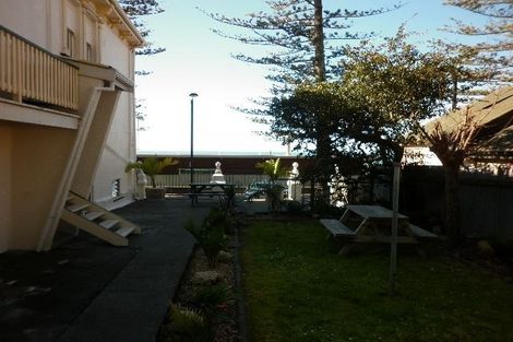 Photo of property in 29 Marine Parade, Bluff Hill, Napier, 4110