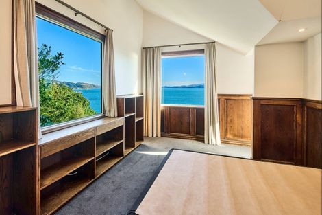 Photo of property in 5 Rangiuru Road, Mahina Bay, Lower Hutt, 5013