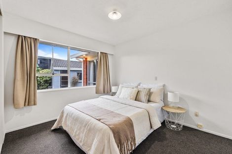 Photo of property in 28 Sawtell Place, Northcote, Christchurch, 8052