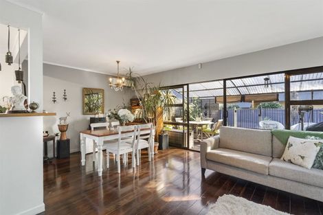 Photo of property in 1/37 Wolsley Avenue, Milford, Auckland, 0620