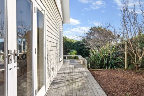 Photo of property in 92 Winara Avenue, Waikanae, 5036