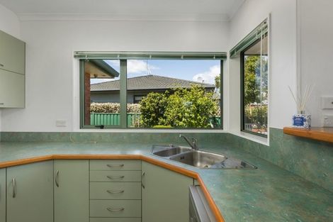 Photo of property in 16 Donegal Place, Katikati, 3129