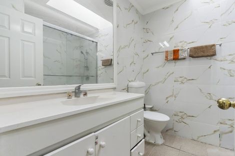 Photo of property in 39 Kuripaka Crescent, The Gardens, Auckland, 2105