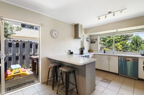 Photo of property in 1/44 Barbados Drive, Unsworth Heights, Auckland, 0632