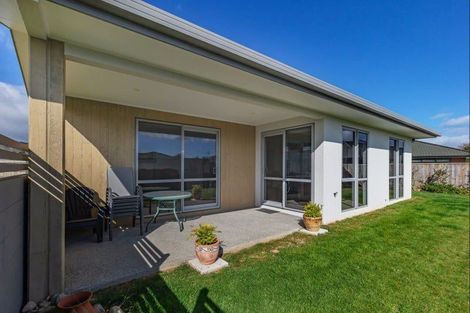 Photo of property in 5 Oak Place, Levin, 5510