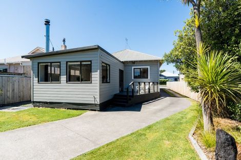 Photo of property in 380 Bay View Road, Saint Clair, Dunedin, 9012