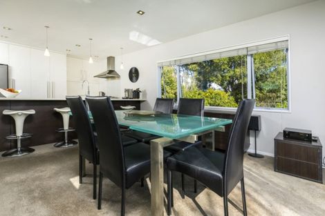 Photo of property in 6a Handley Avenue, Narrow Neck, Auckland, 0624