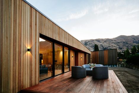 Photo of property in 13 Fern Burn Close, Wanaka, 9305