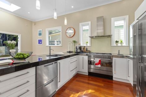 Photo of property in 20 Mitchell Street, Brooklyn, Wellington, 6021