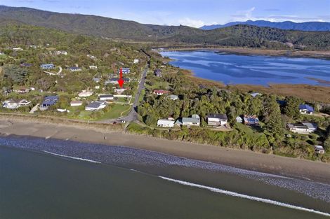 Photo of property in 66 Parapara Beach Road, Parapara, Takaka, 7182