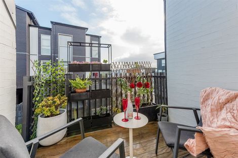 Photo of property in 2 Mayfly Lane, Hobsonville, Auckland, 0616