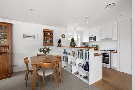 Photo of property in 8a Kenmare Street, Alexandra, 9320