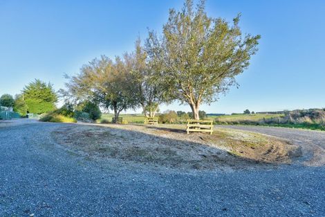 Photo of property in 22 Glenham School Road, Glenham, Wyndham, 9891