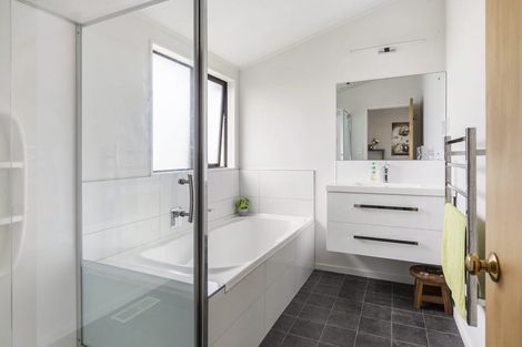 Photo of property in 10f2 Woodland Road, Johnsonville, Wellington, 6037