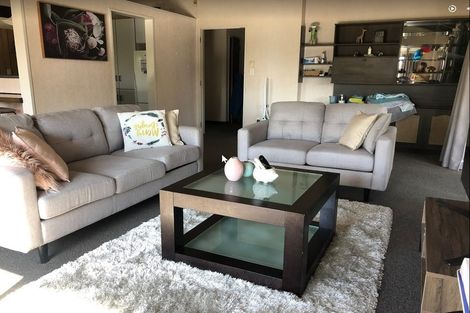 Photo of property in 21 Tauroa Road, Havelock North, 4130